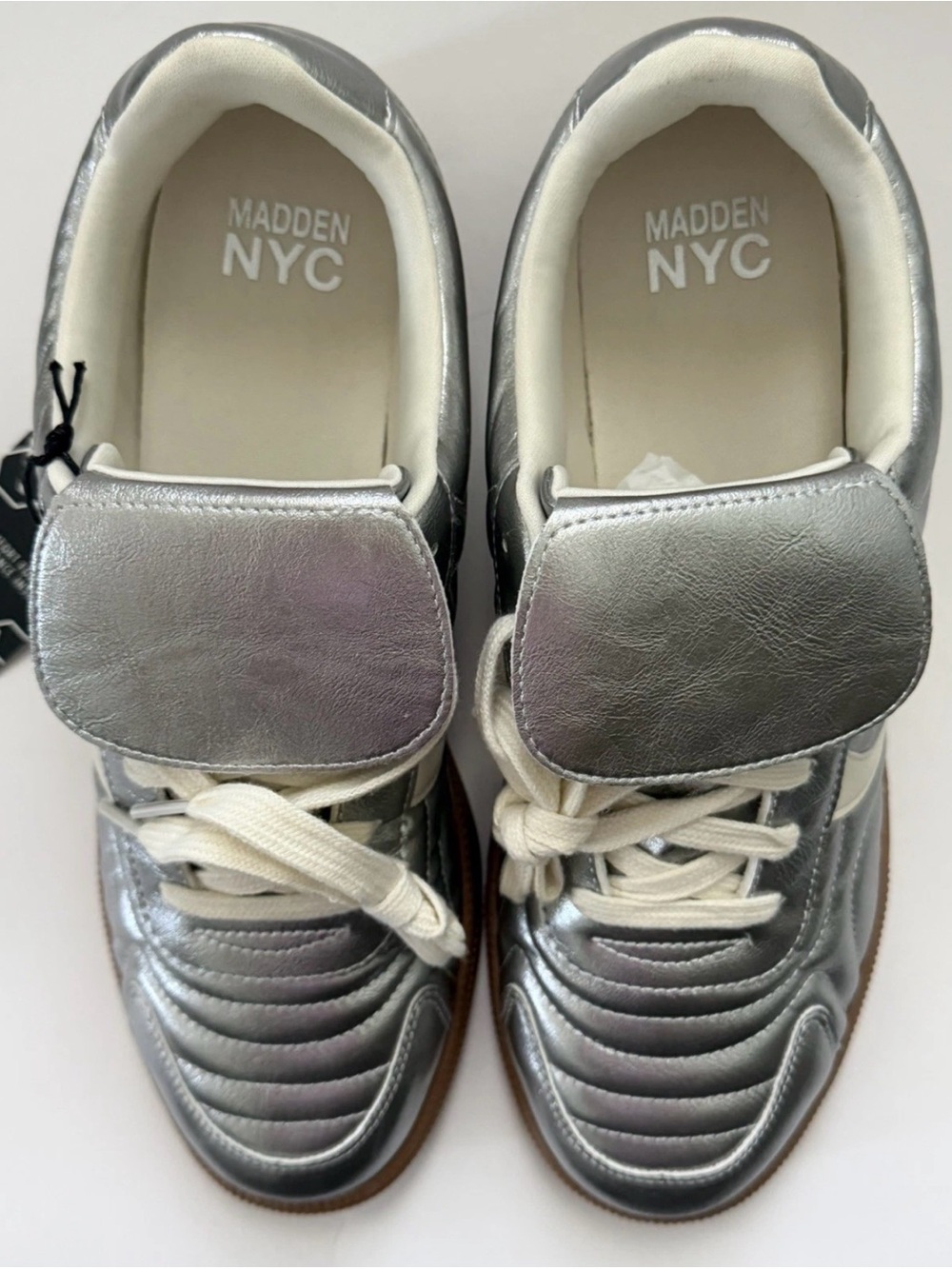CUSHIONAIRE Women's Astro Retro Sneaker, Lace-Up Design +Memory Foam.size 11 - Picture 8 of 8